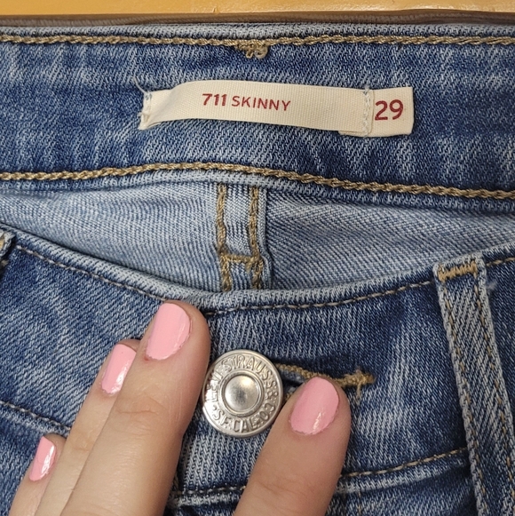 Levi Strauss & CO Blue Jeans 711 Skinny Cotton Blend Pockets Ripped Knee Size 29 - Picture 2 of 12